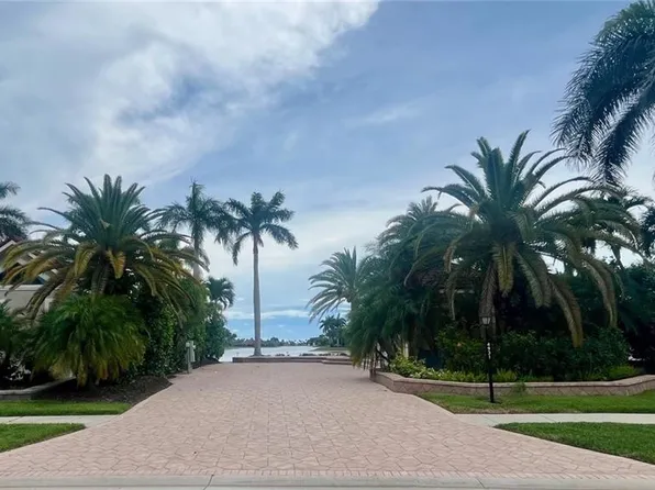 4931 Coach LN, NAPLES, FL 34114