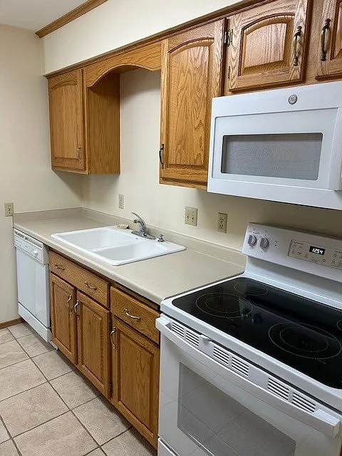 2 bed, 1300 sqft, $1,600 — Photo 4