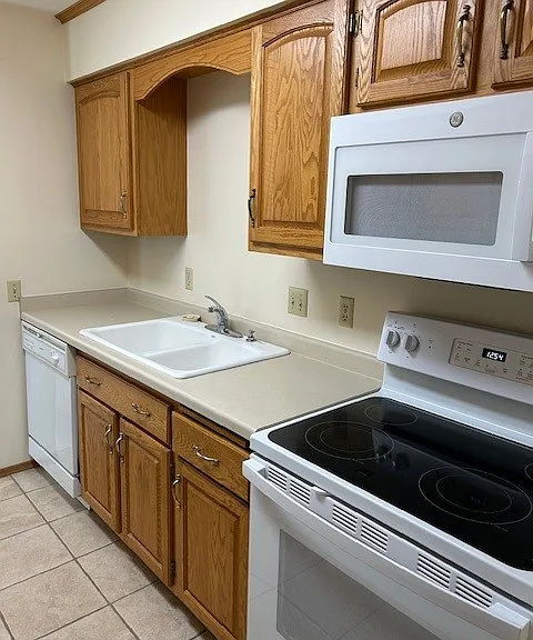 6 Whitcomb Cir #9 — Photo 4