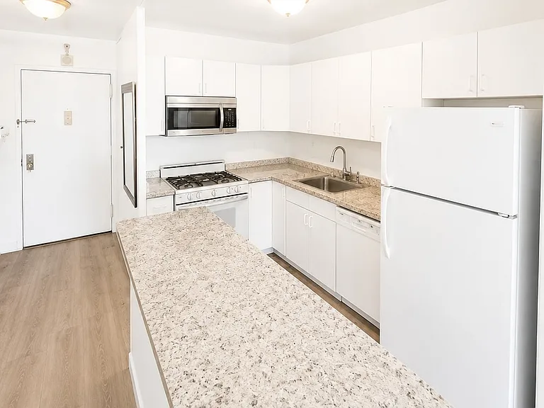 270 Luis M Marin Blvd #15Q — Photo 4