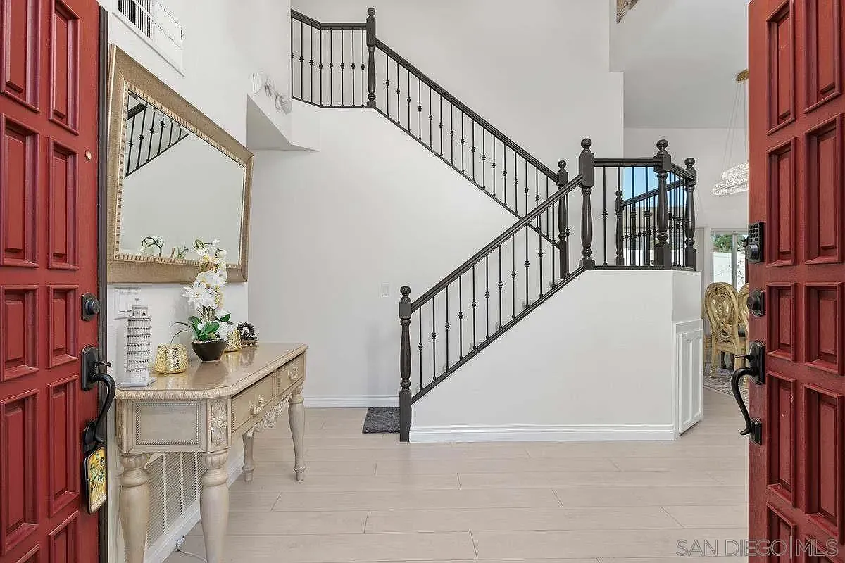 4 bed, 2.5 bath, 2480 sqft, $5,995 — Photo 4
