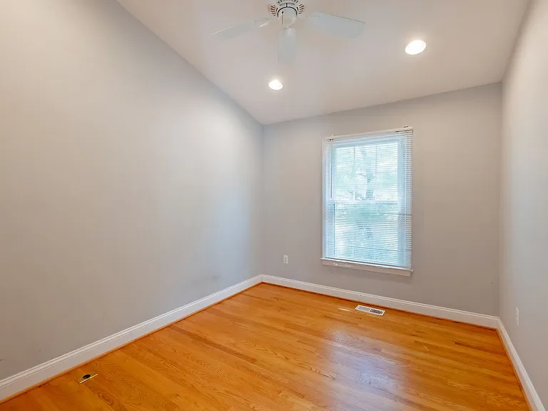215 Lynn Manor Dr — Photo 39