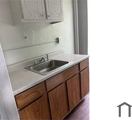 215 Jacoby St #3 — Photo 8