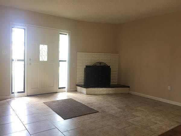1st image of 464 Woodlawn Ave APT A