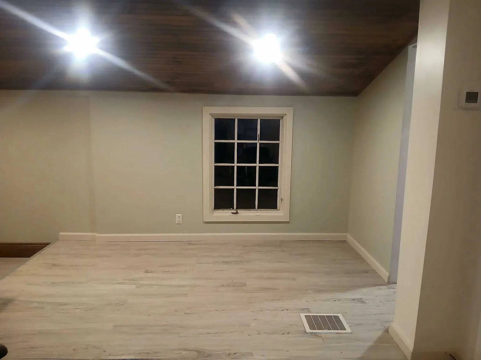 1 bed, 985 sqft, $2,200 — Photo 3