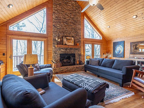 15th image of 292 Log Cabin Ln