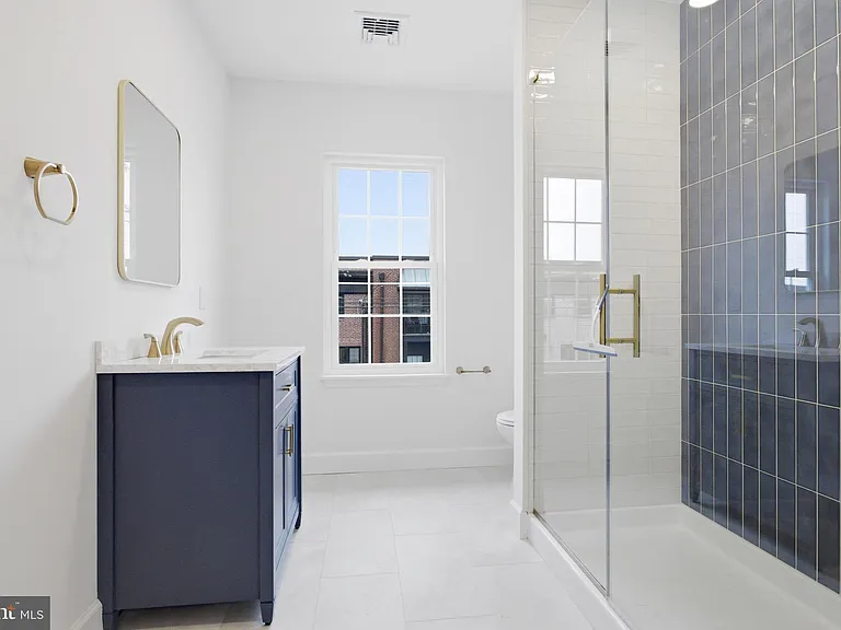 100 W Front St #2B — Photo 8