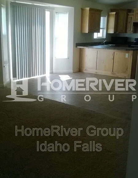 243 Bridger Dr — Photo 3