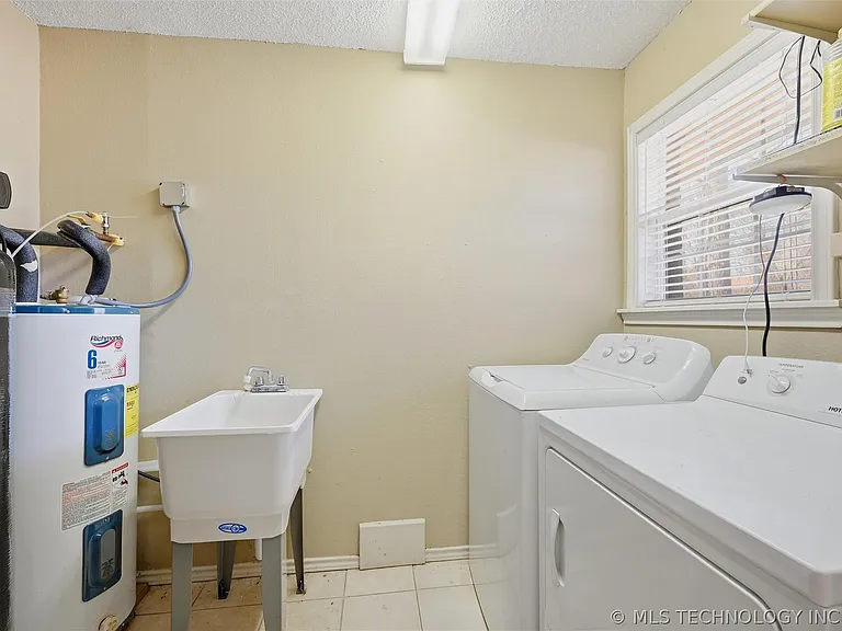 805 Harkey St — Photo 13