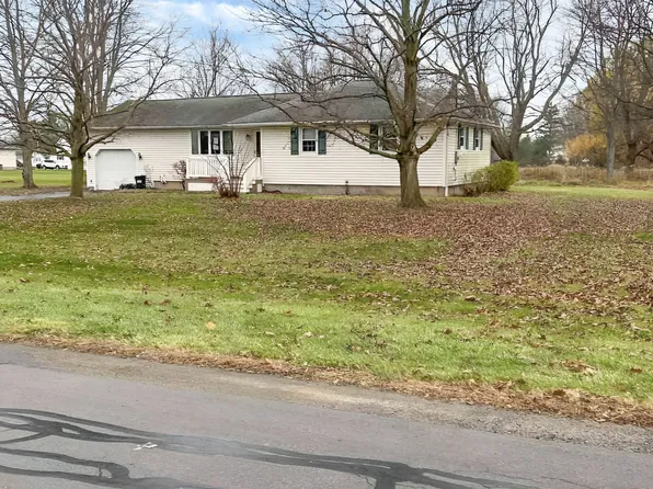 6252 Mann Rd, Akron, NY 14001