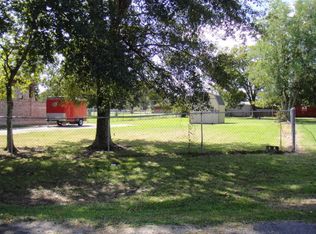 4261 Shelley Dr, Nederland, TX 77627