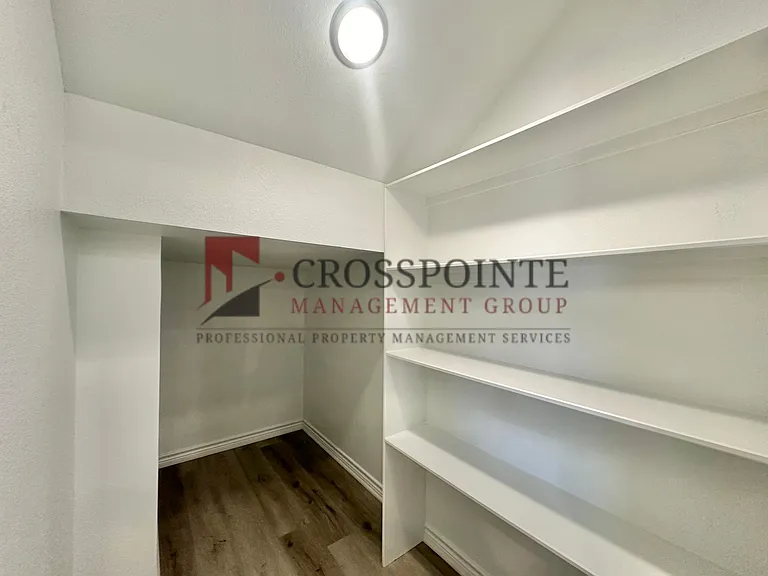 3 Bedroom 2.5 Bathroom Townhomes At Villa Rosa! Now Offering 1/2 Off First Full Months Rent! — Photo 9