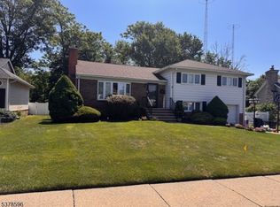 27 Earnshaw Pl, Clifton, NJ 07013