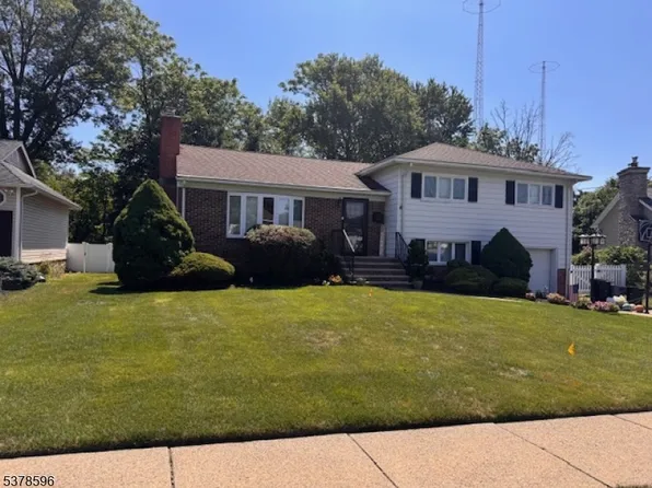 27 Earnshaw Pl, Clifton City, NJ 07013