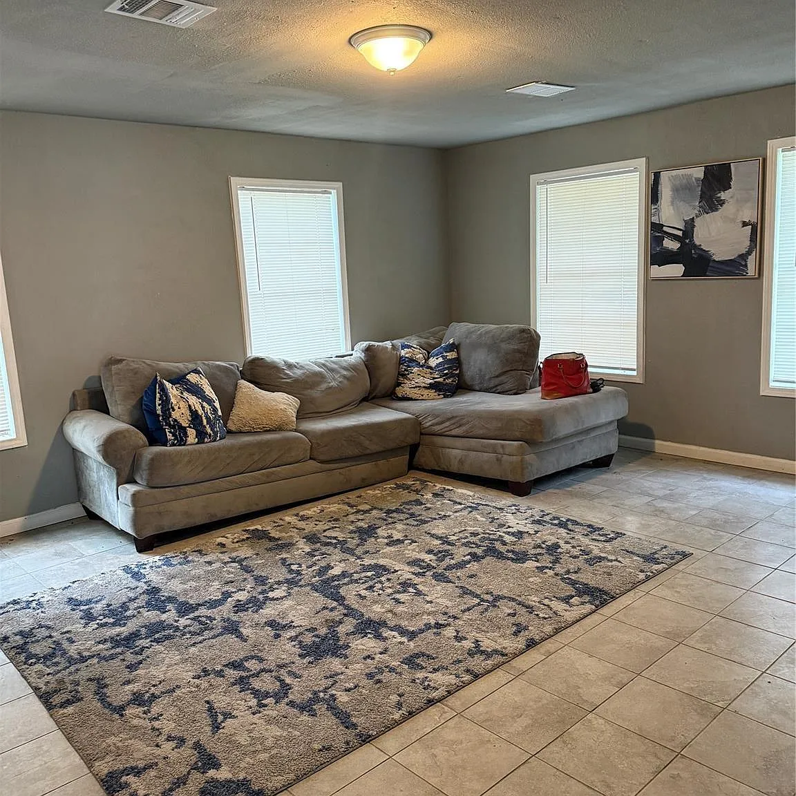 3 bed, 2.0 bath, 1400 sqft, $1,950 — Photo 2