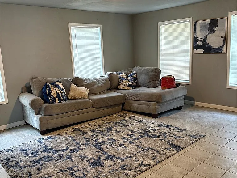 328 Garland St — Photo 2