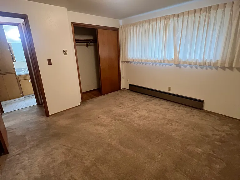 78 Williams Ave S #B — Photo 4