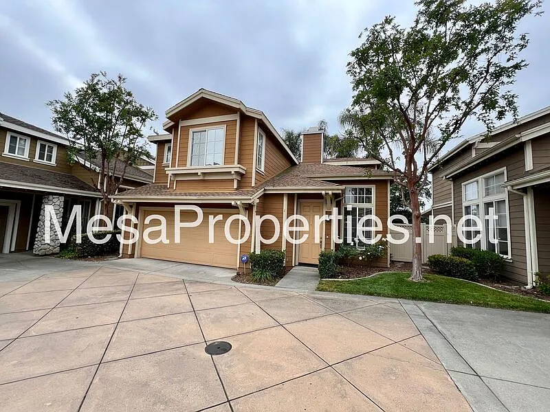 3 bed, 2.5 bath, 1509 sqft, $3,545 — Photo 3