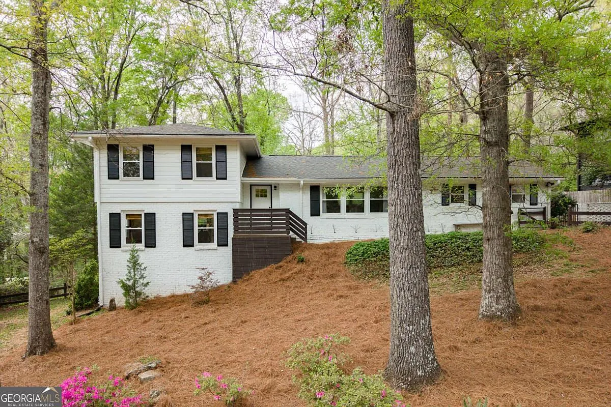 130 Oakdale Rd photo 1