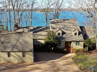 877 Twiggs Ferry Rd, Hartfield, VA 23071