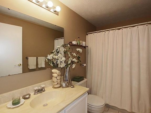 3rd image of 7980 Sunset Cove Dr