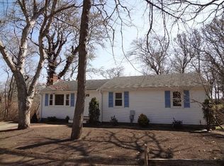 11 Nyes Point Way, Centerville, MA 02632