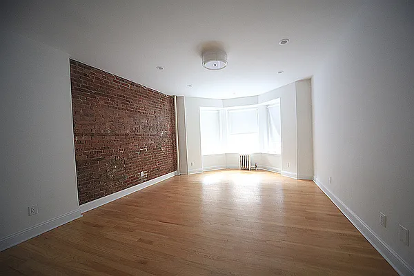 Rented by Park West Realty Company | media 10