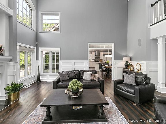 4th image of 7061 Armadale Ct NE