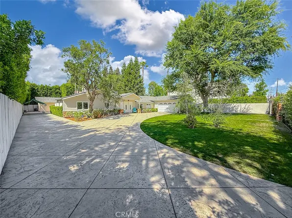 23433 Hatteras St, Woodland Hills, CA 91367