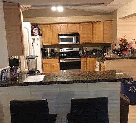 5th image of 305 SW 32nd Ter