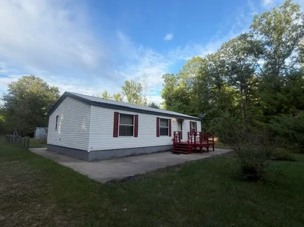1505 E Van Buren St, White Cloud, MI 49349