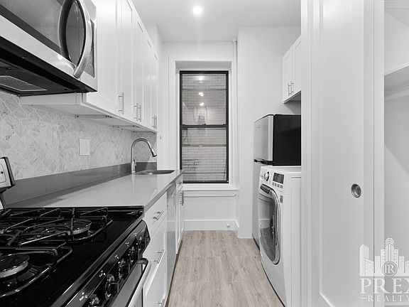 3rd image of 304 E 77th St APT 4