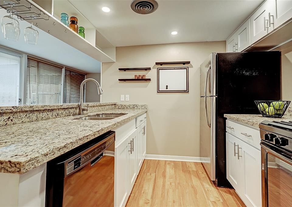 1st image of 4319 Bettis Dr APT 4