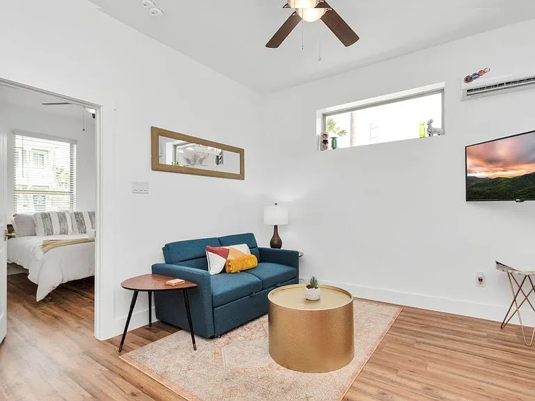 2825 Ball St #3 — Photo 2