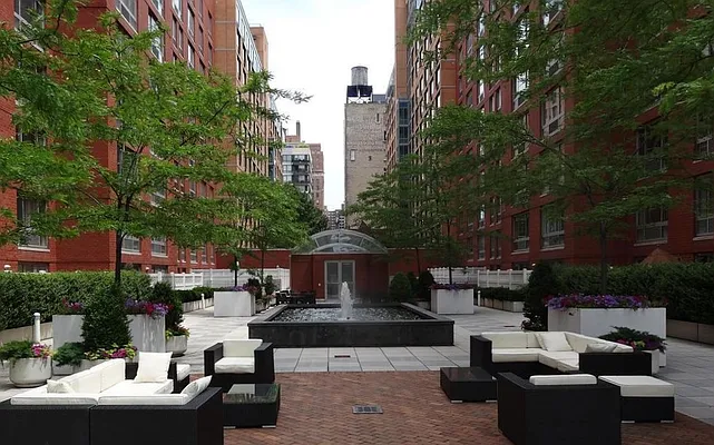 Rented by Sapo Group | media 10