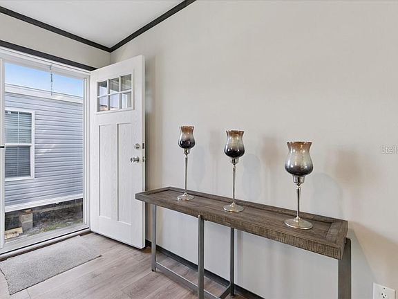 4th image of 2093 ROSEWOOD STREET