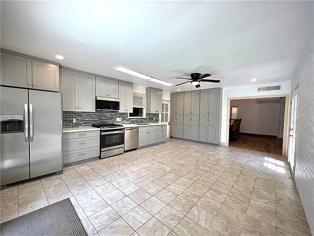 428 Topaz St — Photo 4