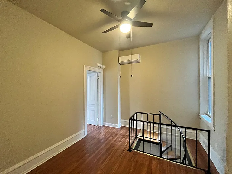 252 S 23rd St #1F — Photo 7