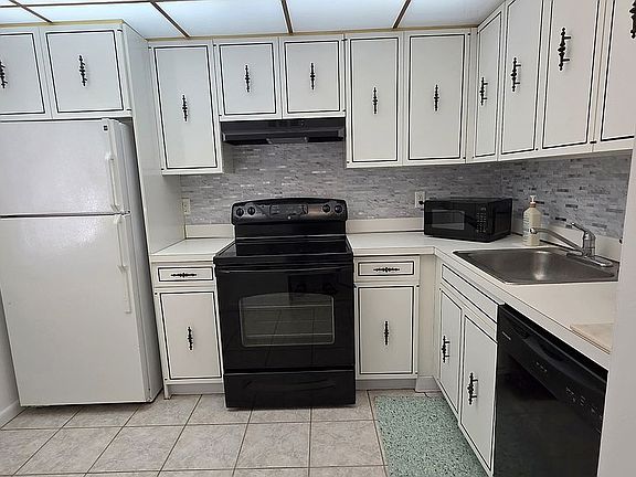 5th image of 300 High Point Dr APT 614