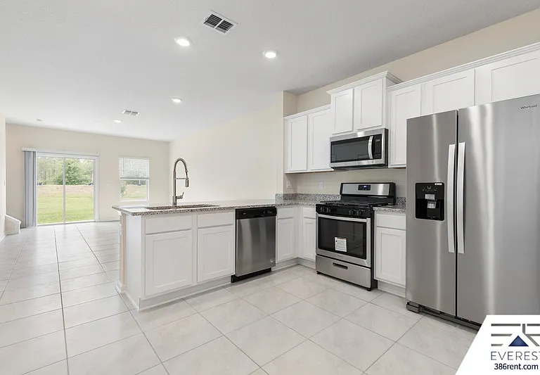 41 Temple Dr — Photo 13