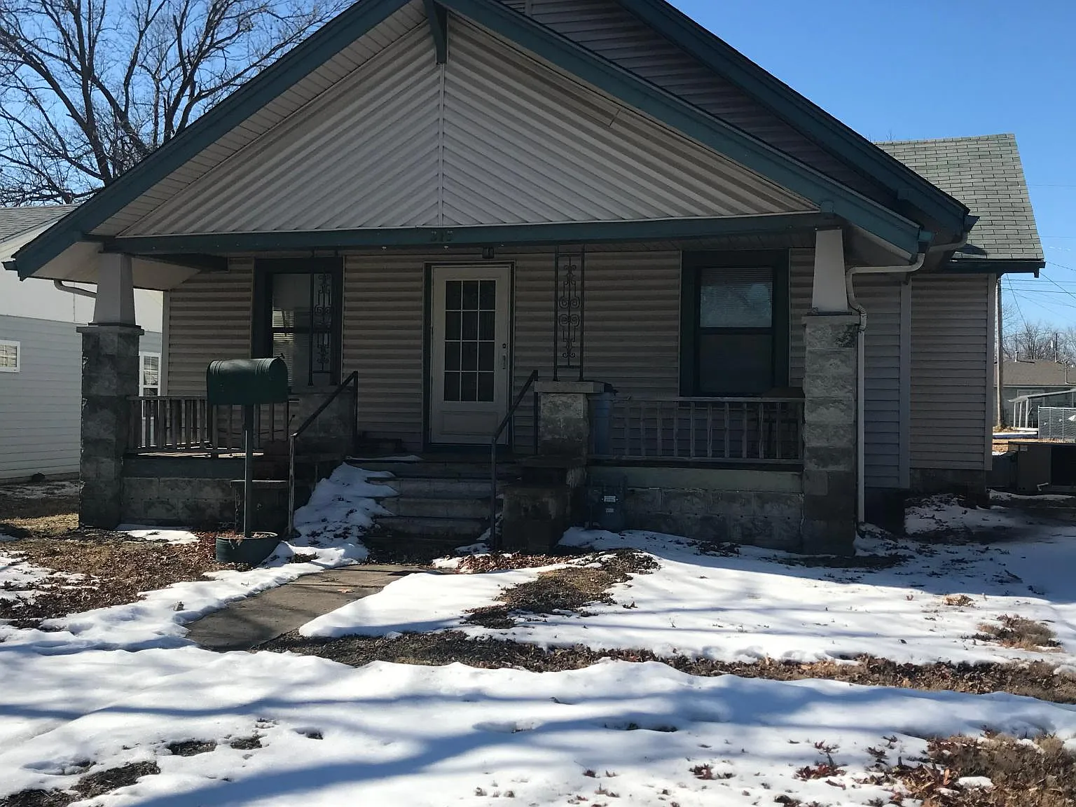 2 bed, 1304 sqft, $850 — Photo 1