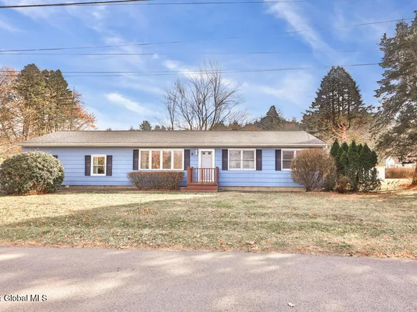 5 Clearview Boulevard, Castleton On Hudson, NY 12033