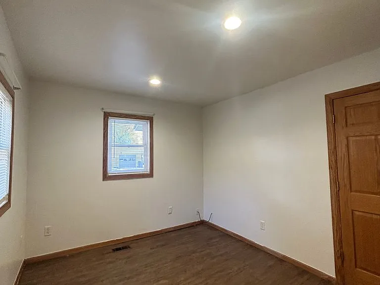 823 Harrison St — Photo 17
