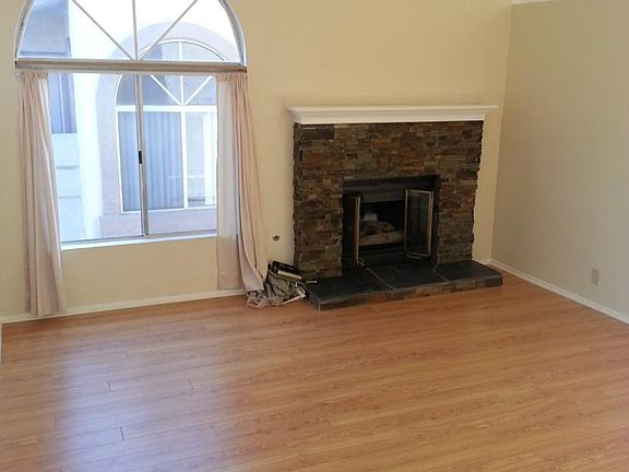 3rd image of 7135 Woodlake Ave Unit G