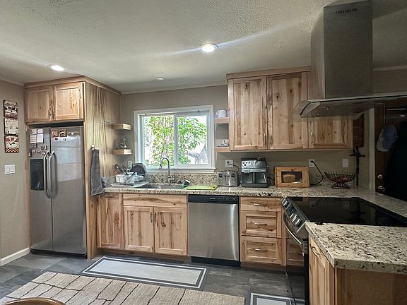 2nd image of 2532 Elwood Ave
