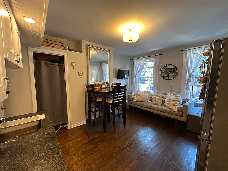 62 W Rutland Sq #2 — Photo 2