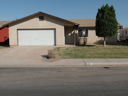 1st image of 748 W Patricia St