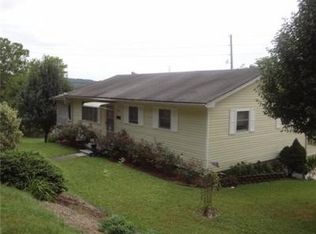1707 Swann Dr, Barboursville, WV 25504