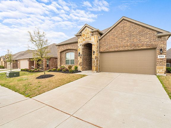 2nd image of 2104 Lake Cliff Dr