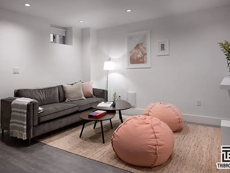308 Stanhope St #3R — Photo 4